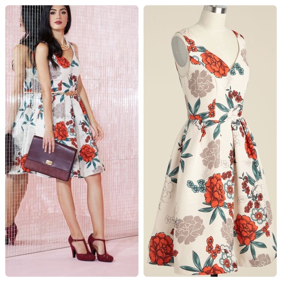Modcloth Dresses & Skirts - Modcloth elegant excellence floral retro dress S